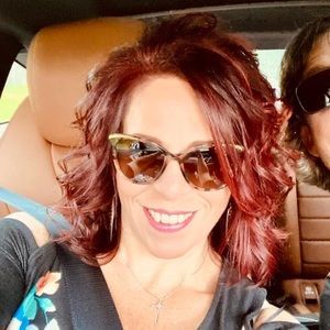 Meet your Posher, Michele